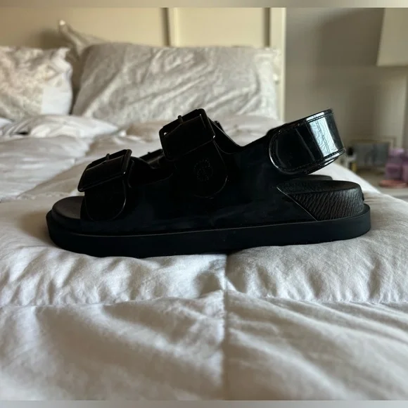 Gucci | Shoes | They Do Not Fit Me Anymore Only Worn Twice  display picture 1